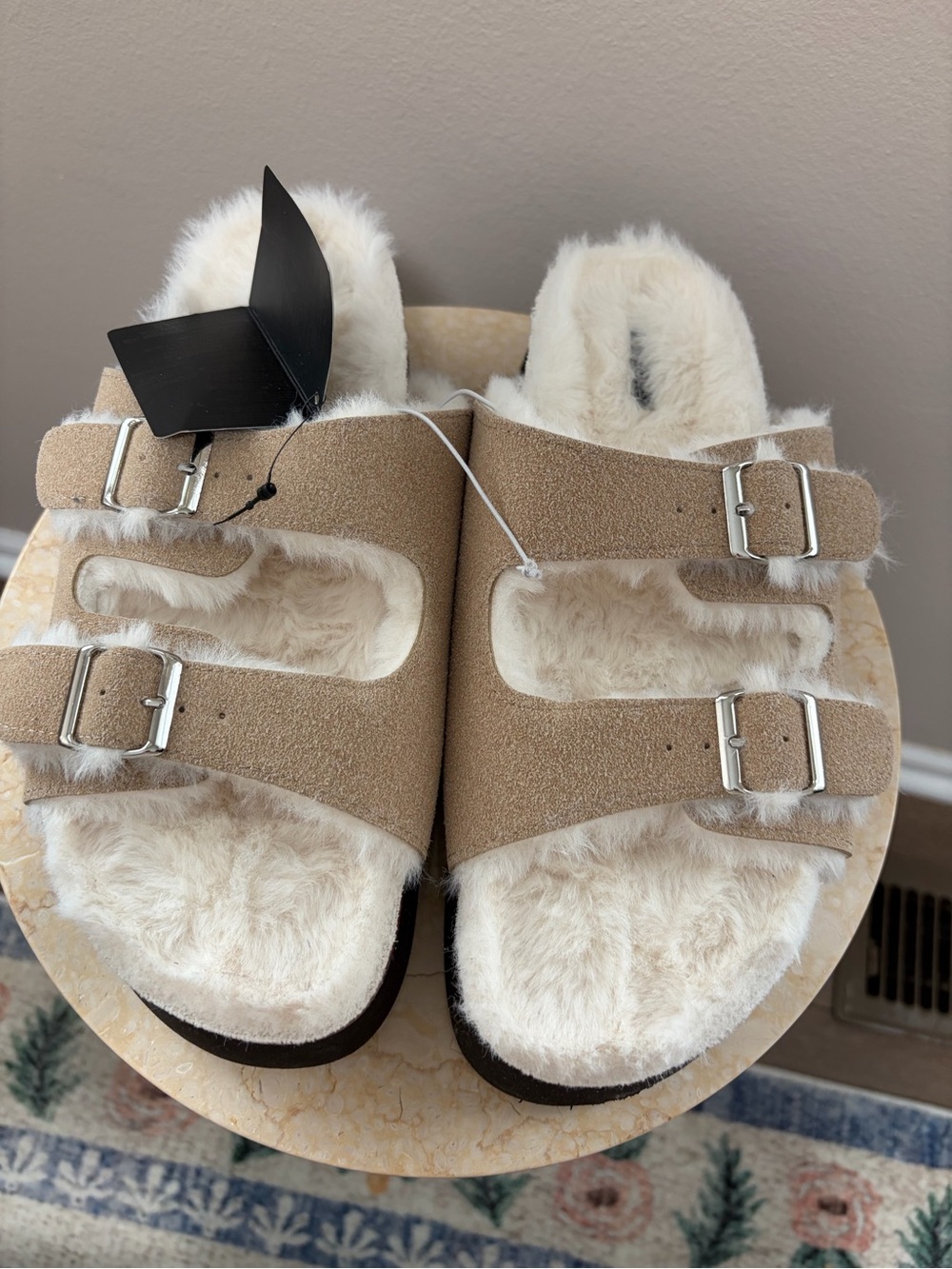 NEW Forever 21 Faux-Shearling Double Buckle Sandal Slippers Size 8